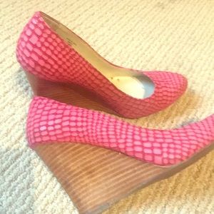 Max Studio pink leather snake print wedge heels